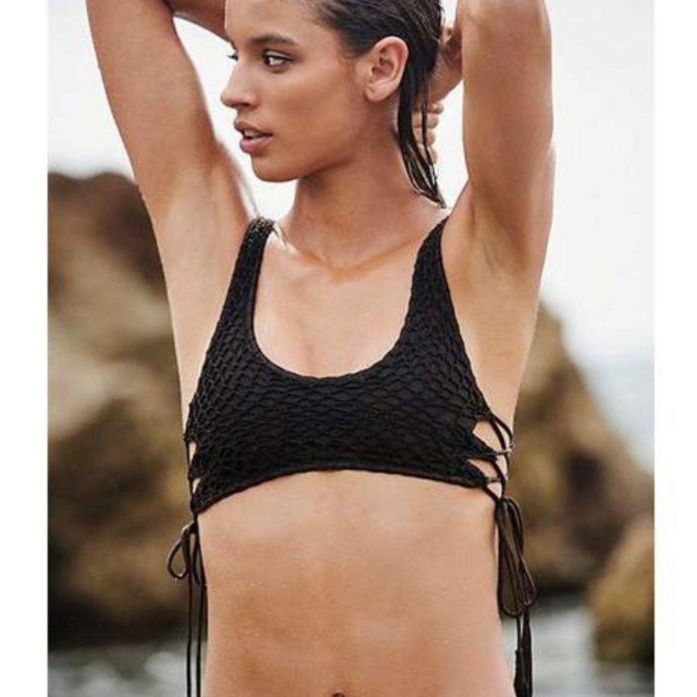Acacia Hunter Top Black Crochet XL